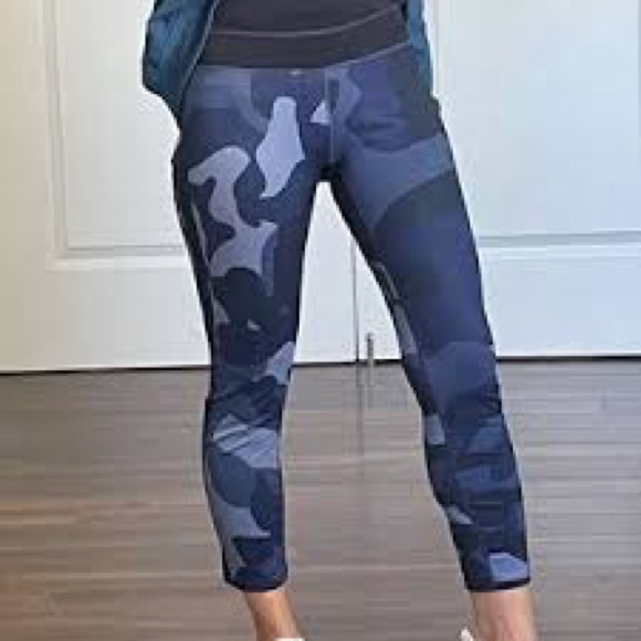 Athleta Pants - Athleta Ultimate Stash Blue Camo Cropped Leggings Running Workout Medium